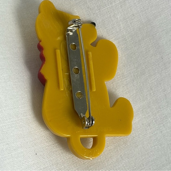 VTG Winnie the Pooh Pacifier Clip Brooch Pin The First Years - Picture 4 of 9